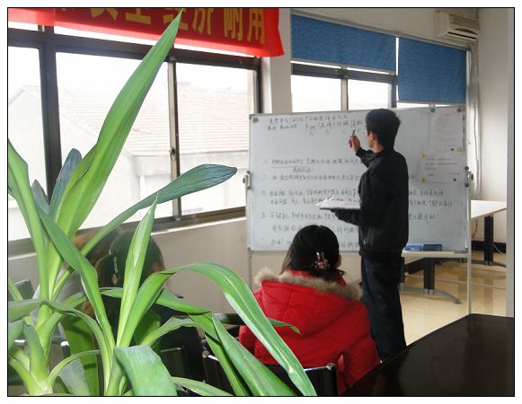 彩鋼板公司相關的場景圖片