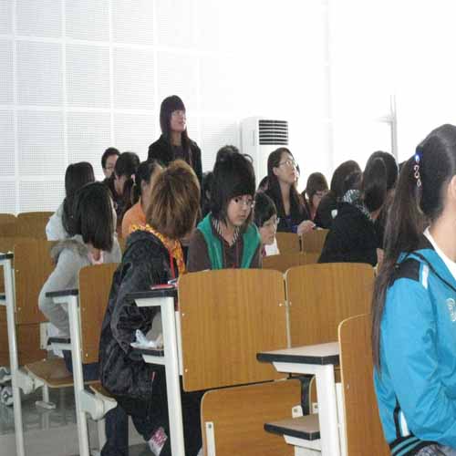 活動房（fáng）公司踴躍提問