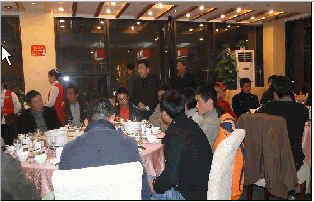 集裝箱公司俞總發紅包前激情洋溢的講話