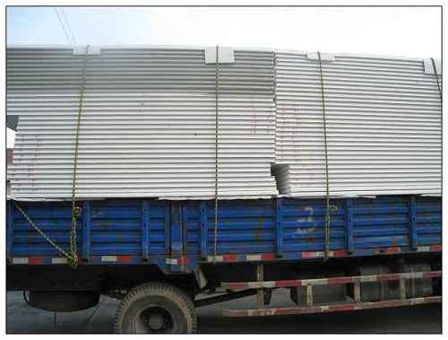 彩鋼板公司的常州客戶臨（lín）時自改工期 工程部通宵備料（liào）無怨言