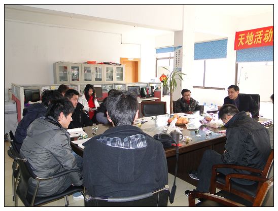 鋼結構公司發紅包感謝各員工如期至公司