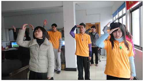 鋼結（jié）構（gòu）公司（sī）上（shàng）下同（tóng）心 彩排晚宴節目