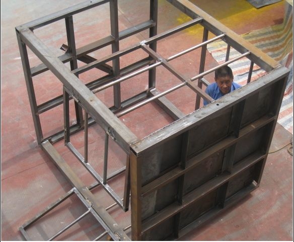 鋼結（jié）構公司加工升降鋼平台（tái）的場