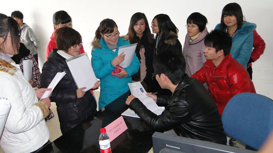 蘇州經貿學院招聘（pìn）會，丝瓜视频官网彩鋼招（zhāo）聘（pìn）位火爆！