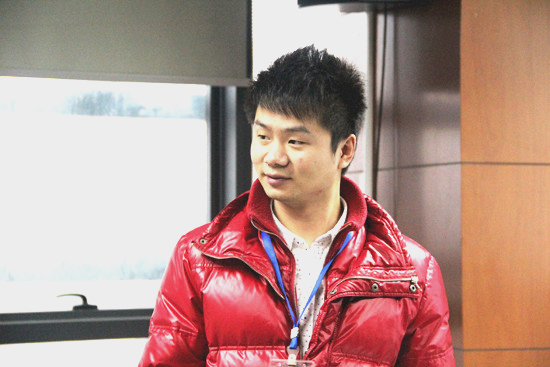 集裝箱活動房公司的營銷總監蘇琳為大家講（jiǎng）述會（huì）議主旨 