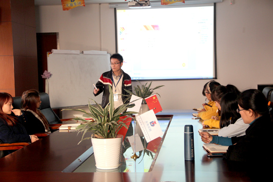 家人們正在認真（zhēn）思考