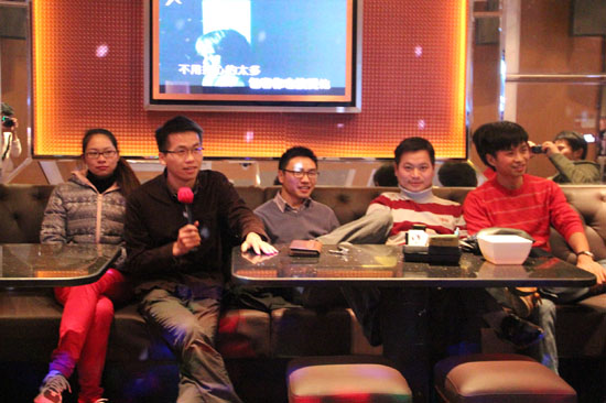 歌聲飛揚，歡笑不斷