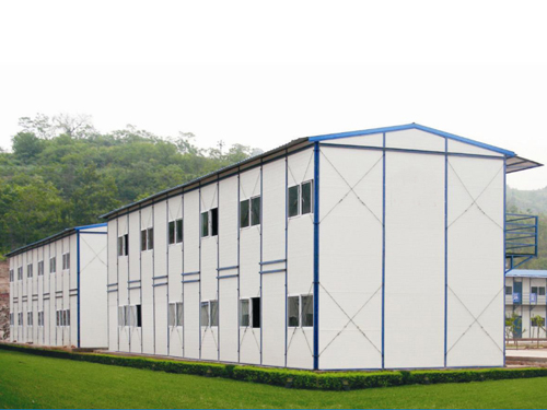 建築工(gōng)地的工人們需要怎樣的活(huó)動板房(fáng)(上)