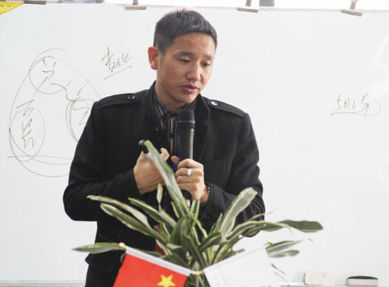 集裝箱房屋公司的（de）俞總強調各部門（mén）領導要提（tí）高責任意識