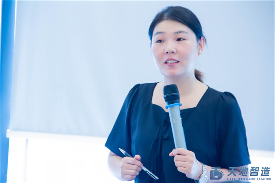 集（jí）裝箱換電站