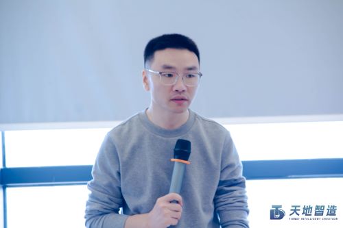 集（jí）裝箱換電站