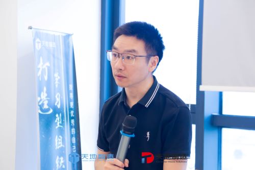 集（jí）裝箱換電站